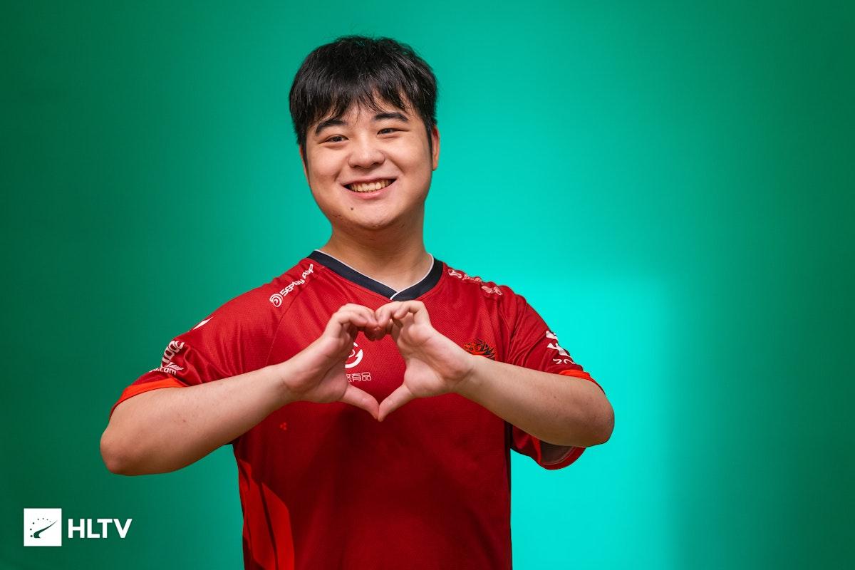 非常特别, 队更具侵略