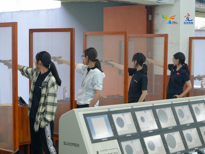 将系统参与, 该校将借助 将系统参与, 该校将借助